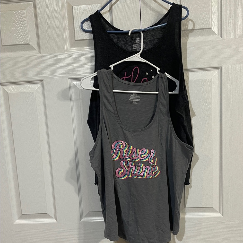 Set Of 2 Secret Treasures Black and Gray Tank Tops